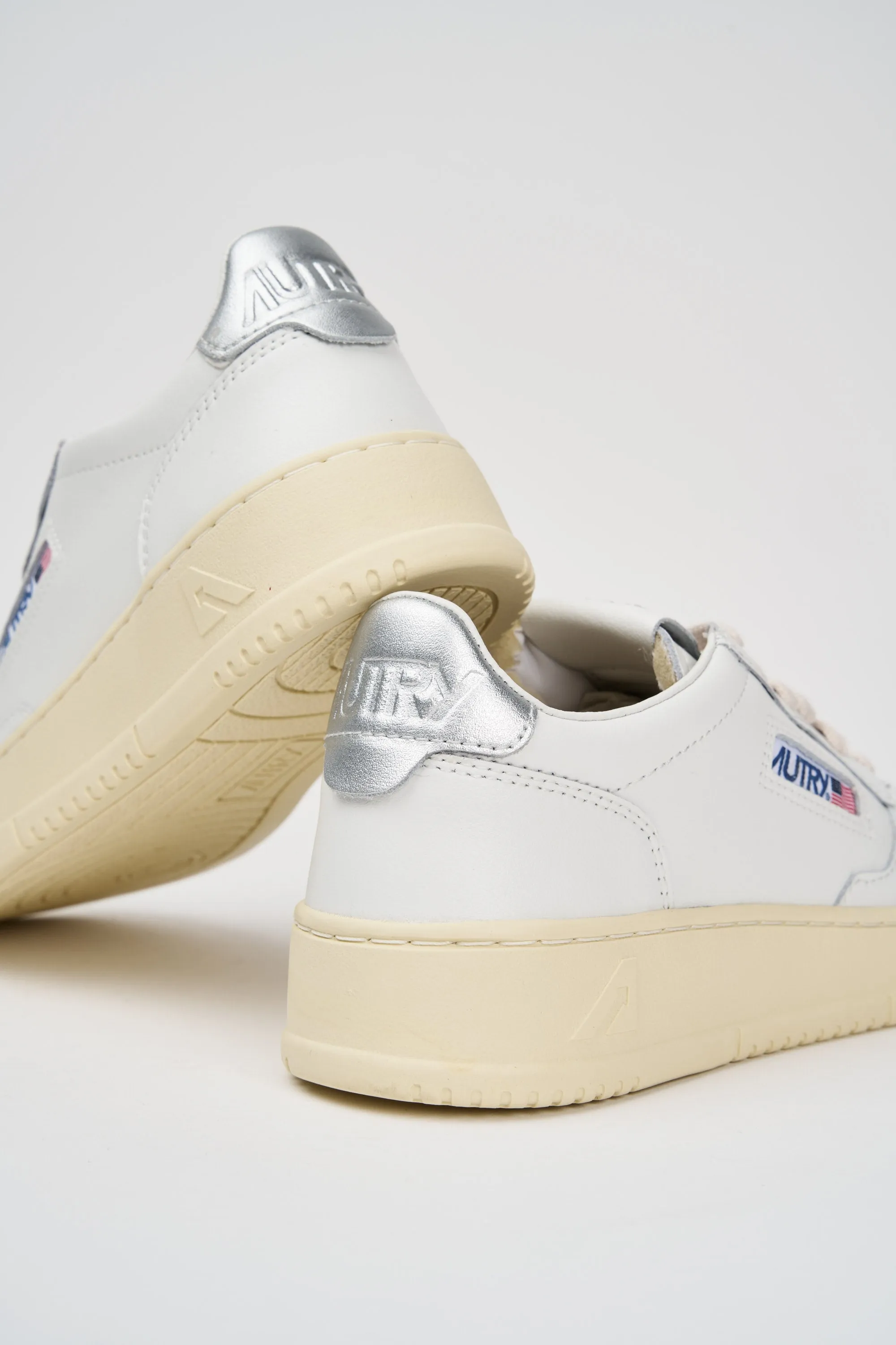 Autry Sneackers Medalist Low Pelle Colore White Silver 4039