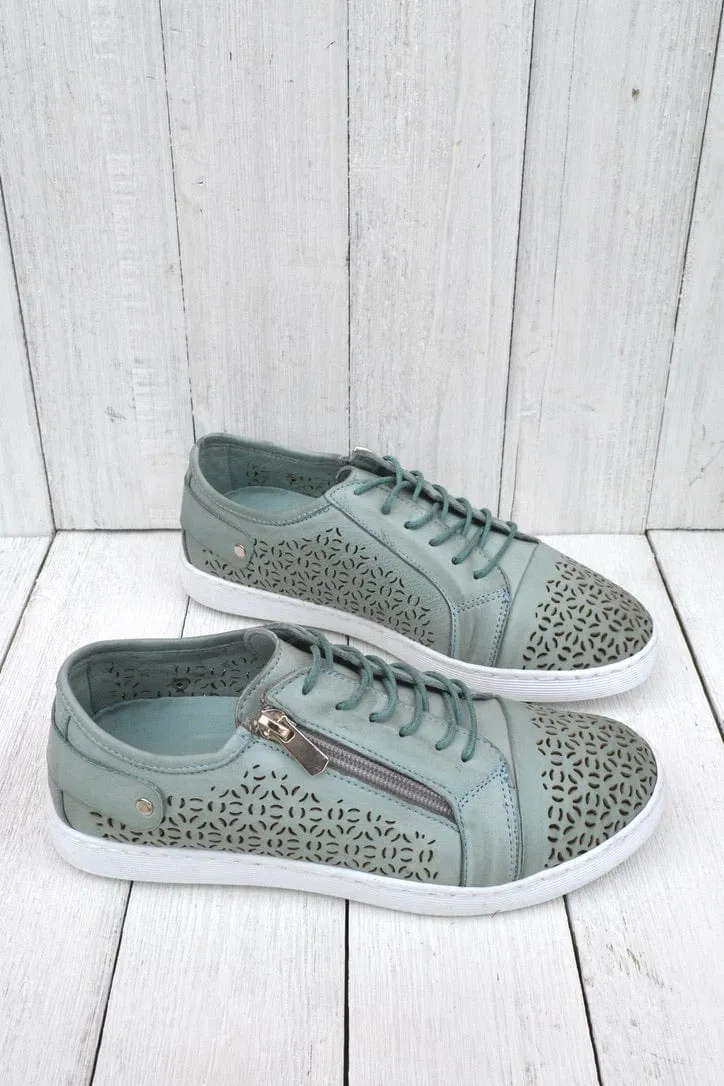 Dragonfly Women's Zip Perf Sneakers- Mint